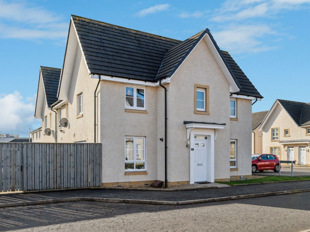 3 bed end terrace house for sale in Market Street, Stirling