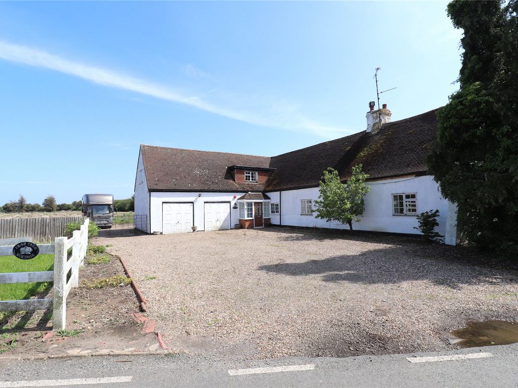 5 bed detached house for sale in Barling Road, Barling Magna, Southend