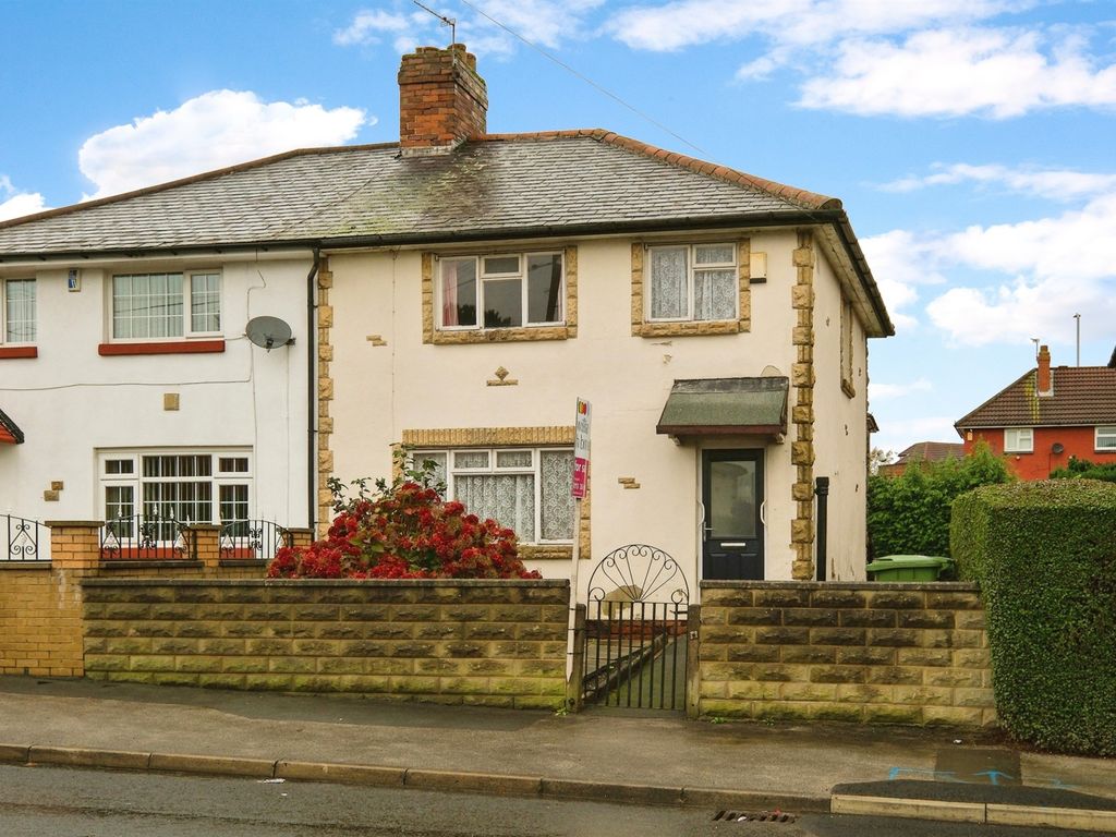 3 bed semidetached house for sale in Rookwood Avenue, Leeds LS9, £