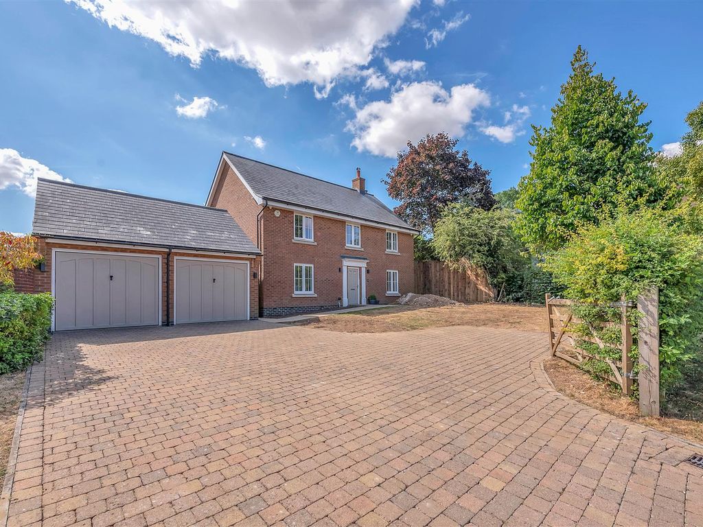 4 bed detached house for sale in Meadow Lane, Newmarket CB8, £800,000