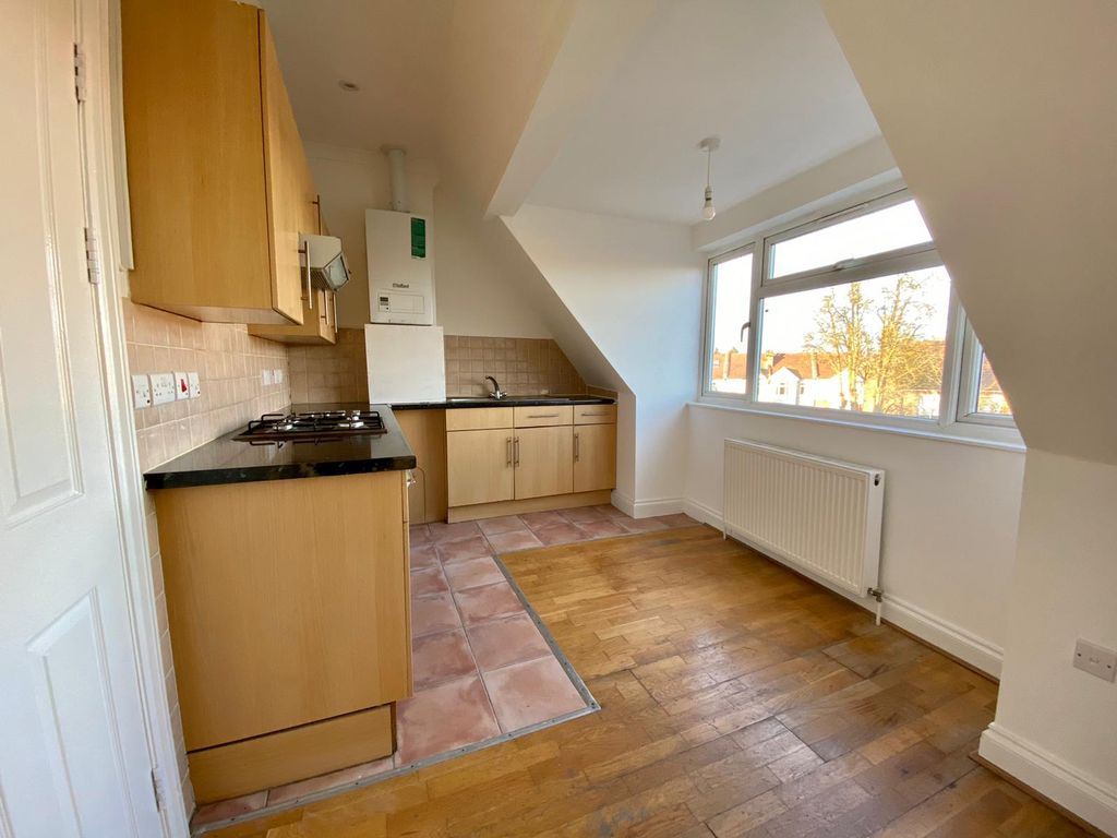 1 bed flat to rent in Welldon Crescent, Harrow, Middlesex HA1, £1,100