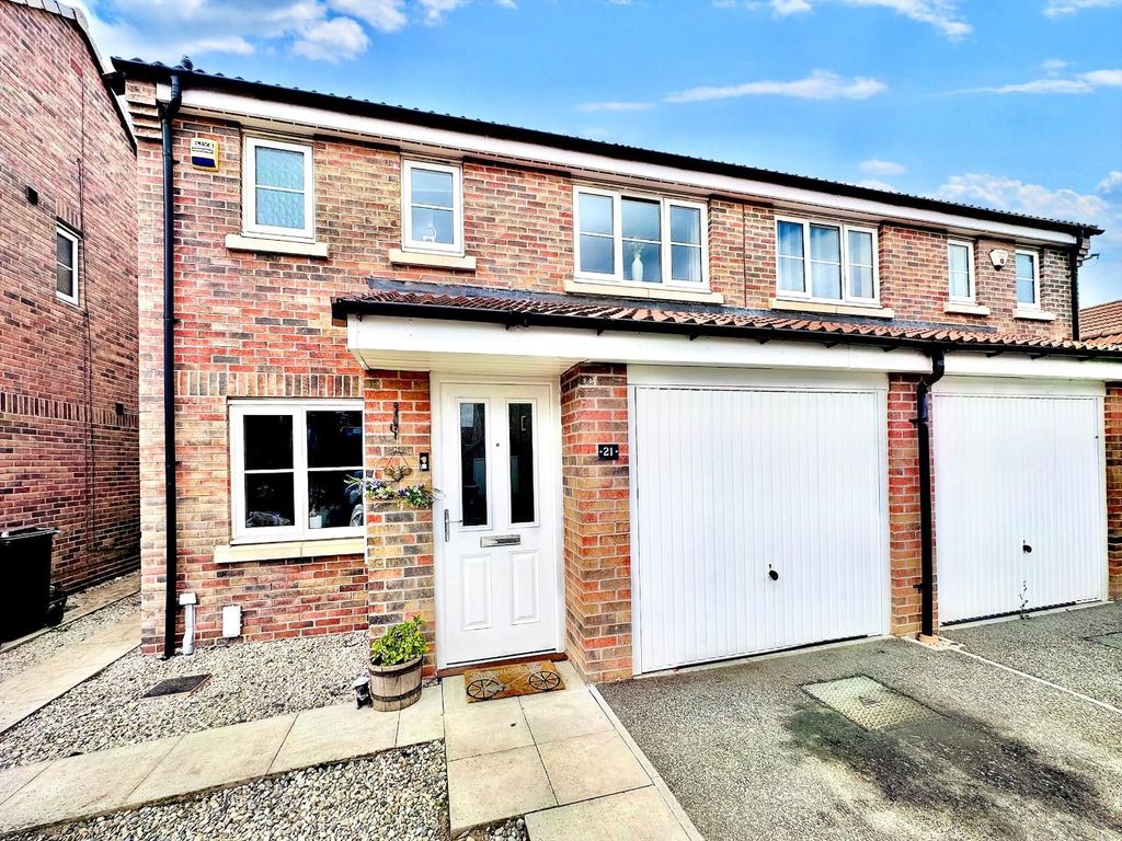 3 bed semidetached house for sale in Brunswick Crescent, Sherburn In