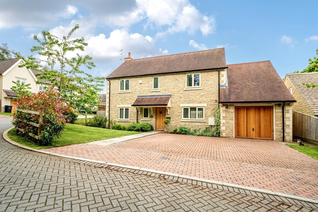 4 bed detached house for sale in Charlbury, Oxfordshire OX7, £800,000