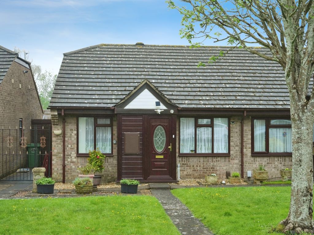 2 bed semidetached bungalow for sale in Nutfield Grove, Filton
