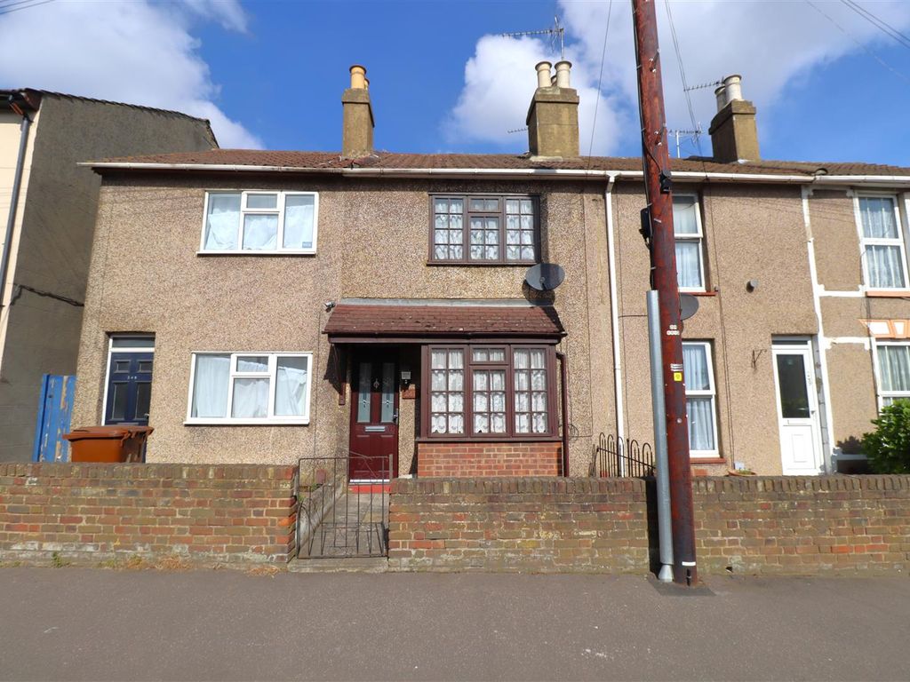 2 bed terraced house for sale in Station Road, Rainham, Gillingham ME8