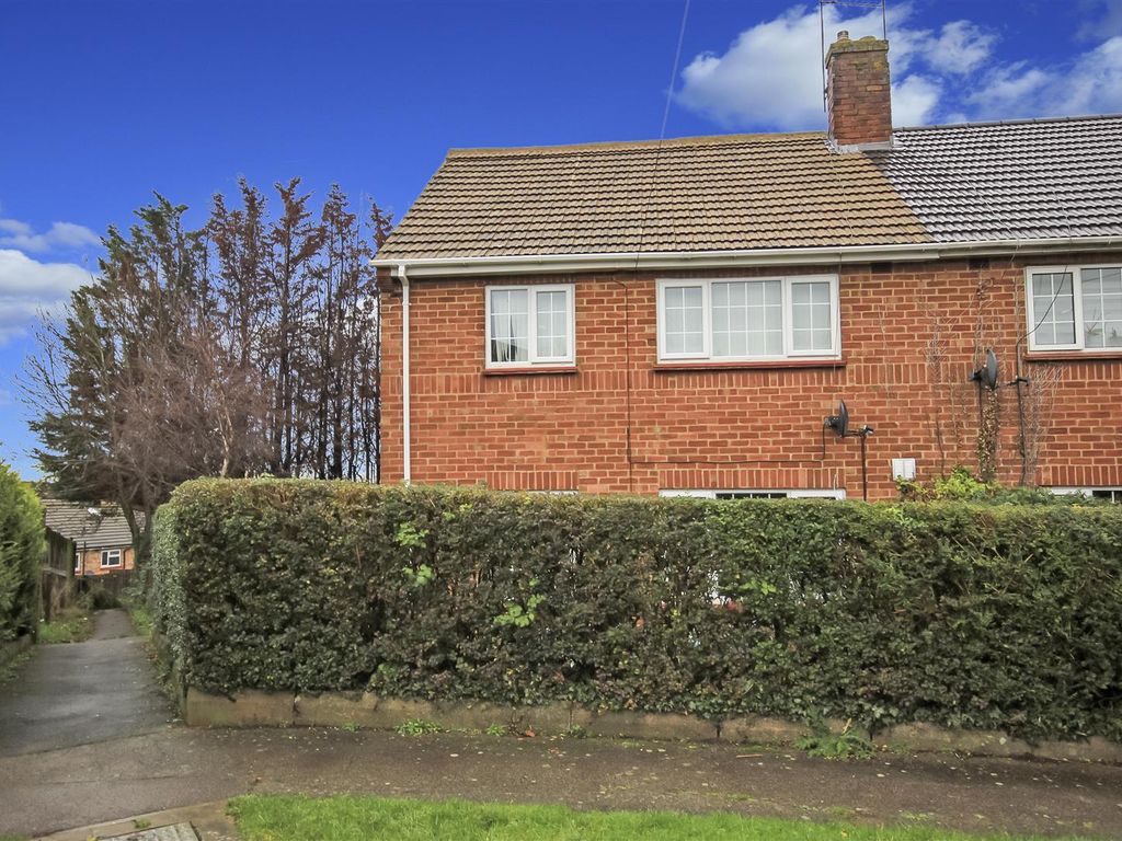 3 bed semidetached house for sale in Windsor Road, Wellingborough NN8