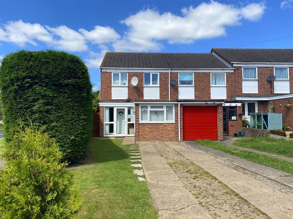 3 bed end terrace house for sale in Long Eights, Northway, Tewkesbury