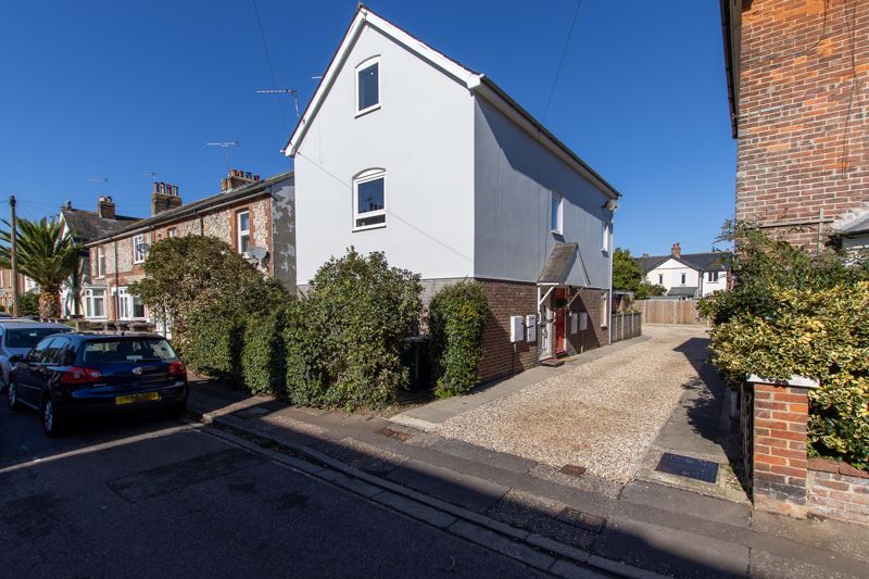 Cleveland Road, Chichester PO19