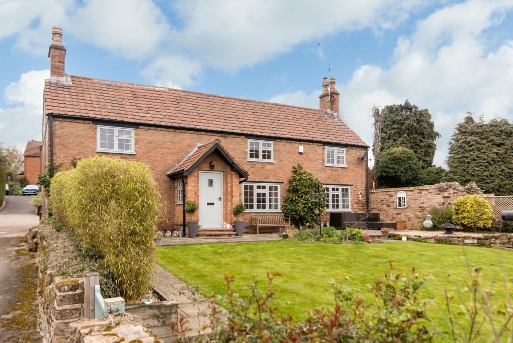 5 bed detached house for sale in Main Street, Woodborough, Nottingham