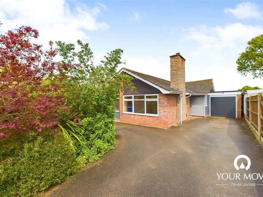 3 bed bungalow for sale in Highland Drive, Worlingham, Beccles, Suffolk