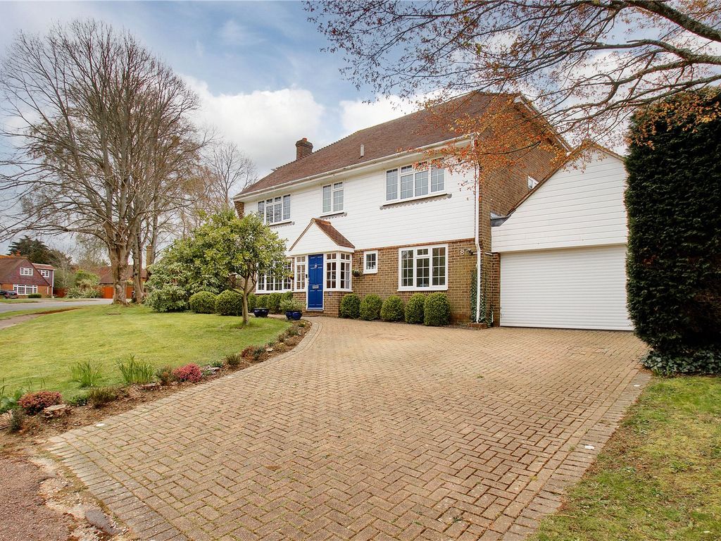 4 bed detached house for sale in Glengorse, Battle, East Sussex TN33