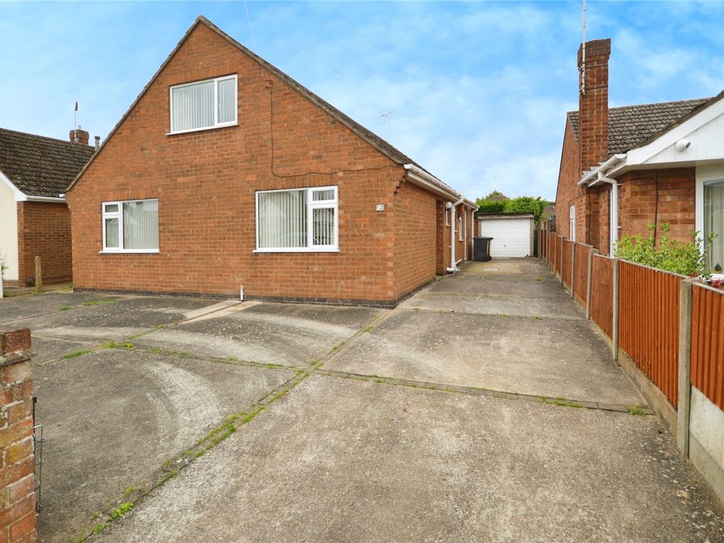 3 bed bungalow for sale in Almond Crescent, Swanpool, Lincoln
