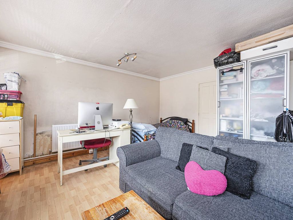 Plaistow Road, Stratford, London E15