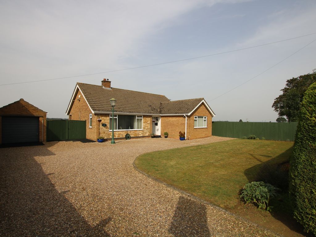 3 bed detached bungalow for sale in Canwick Avenue, Bracebridge Heath