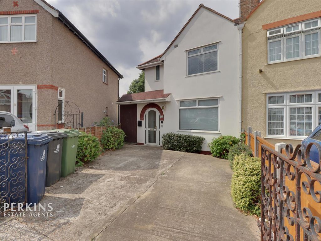 3 bed semidetached house for sale in Pembroke Road, Greenford UB6 Zoopla
