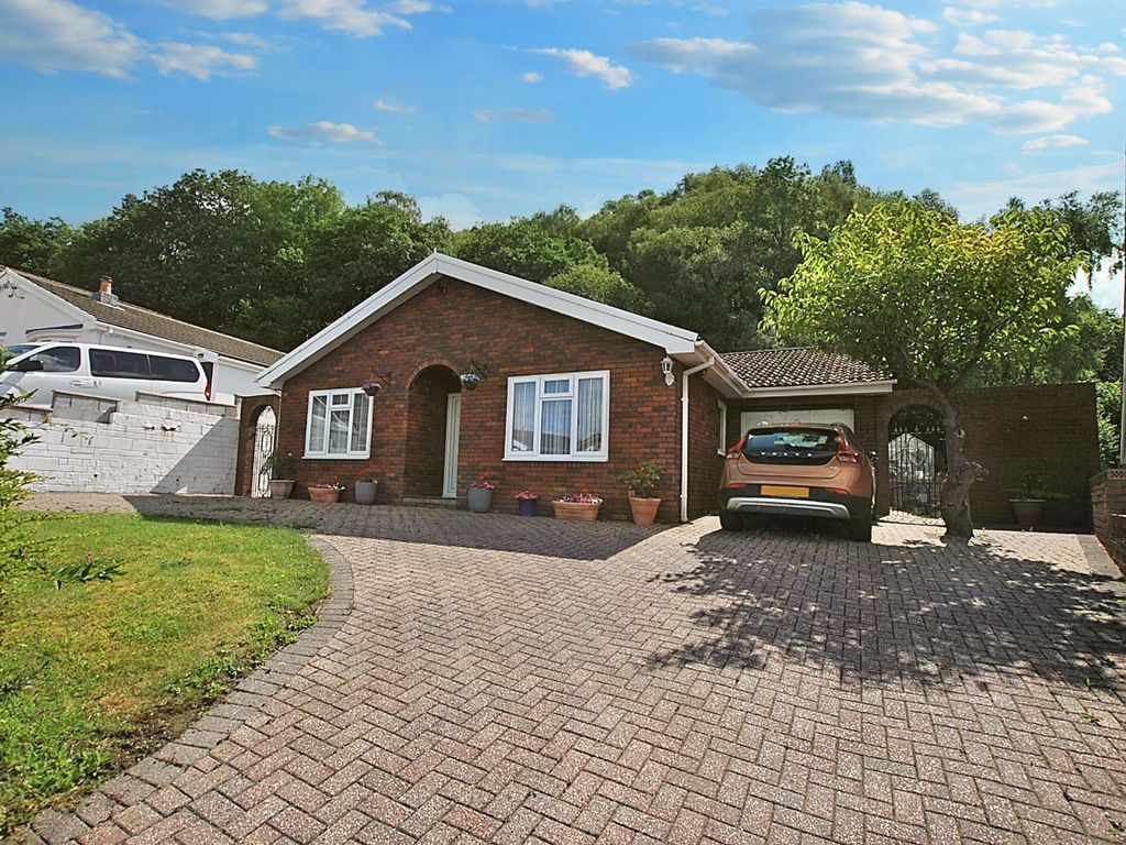 3 bed detached bungalow for sale in Cenarth Drive, Aberdare CF44, £