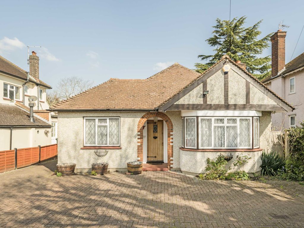 3 bed bungalow for sale in Manor Lane, SunburyOnThames TW16 Zoopla