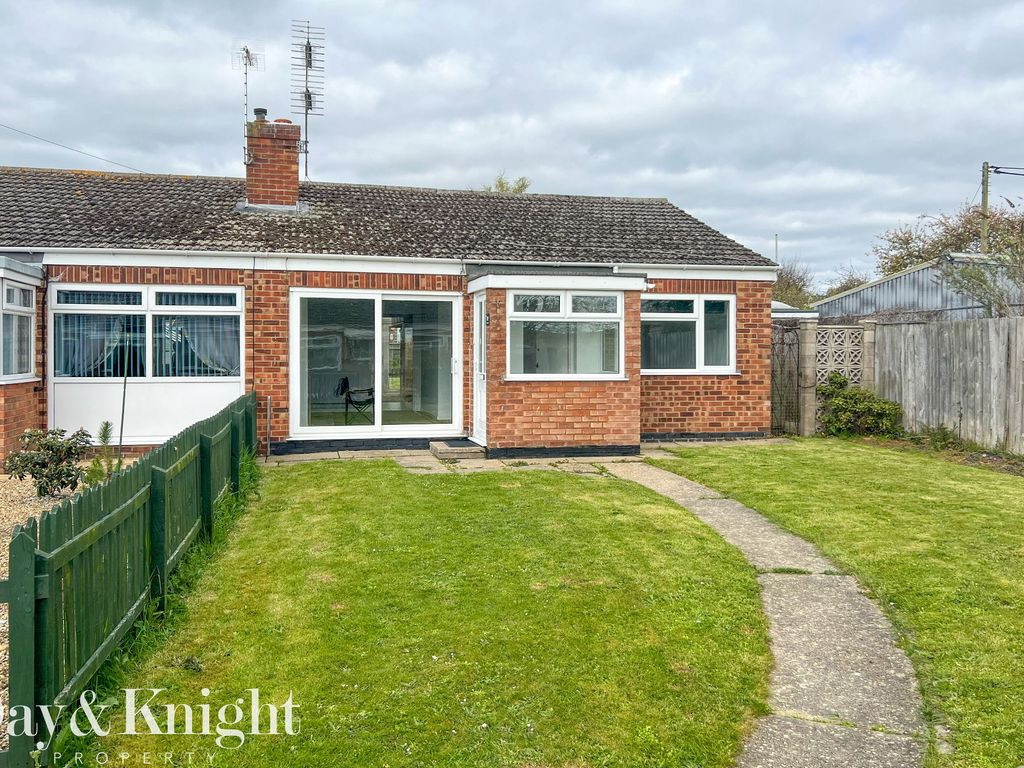 2 bed bungalow for sale in Lloyds Avenue, Kessingland, Lowestoft NR33