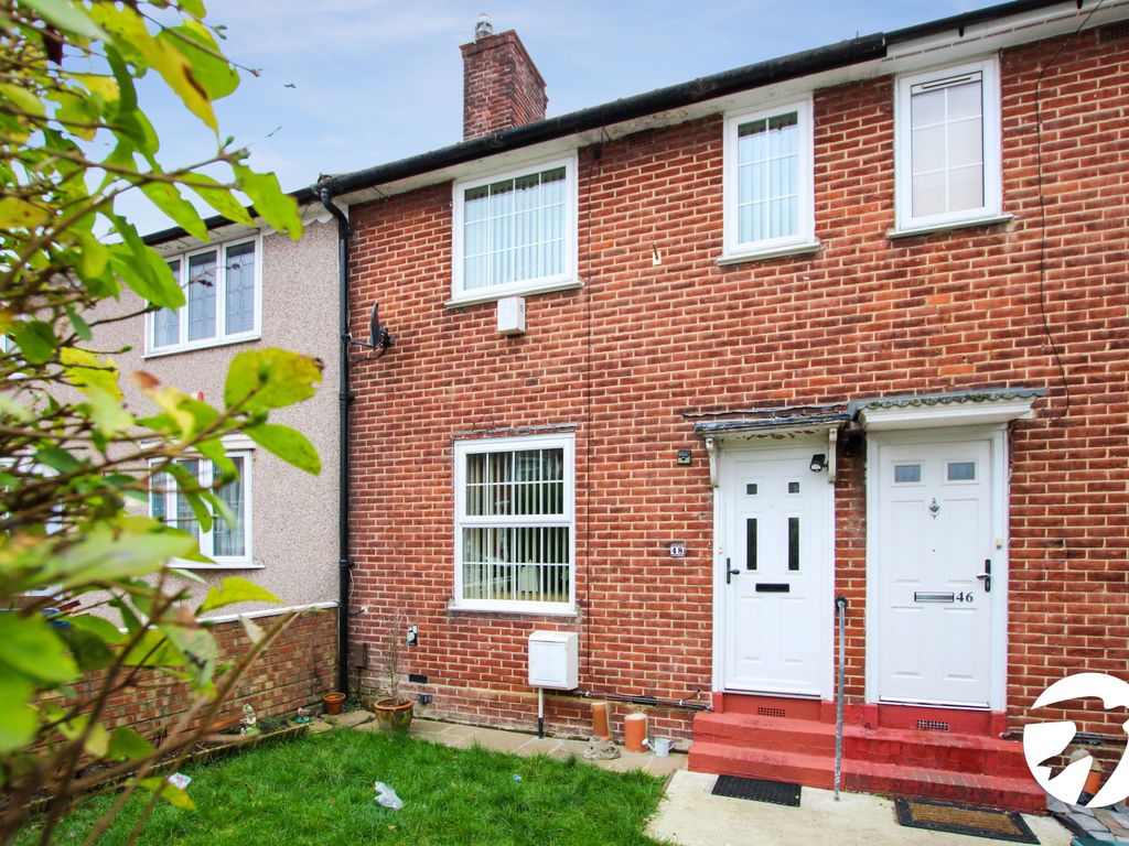 3 bed terraced house for sale in Road, London, London SE9, £