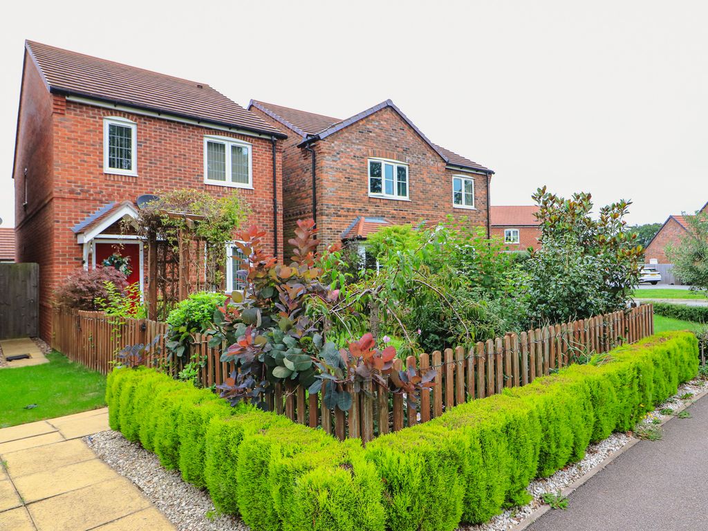 3 bed detached house for sale in Boulters Lane, Wood End, Atherstone
