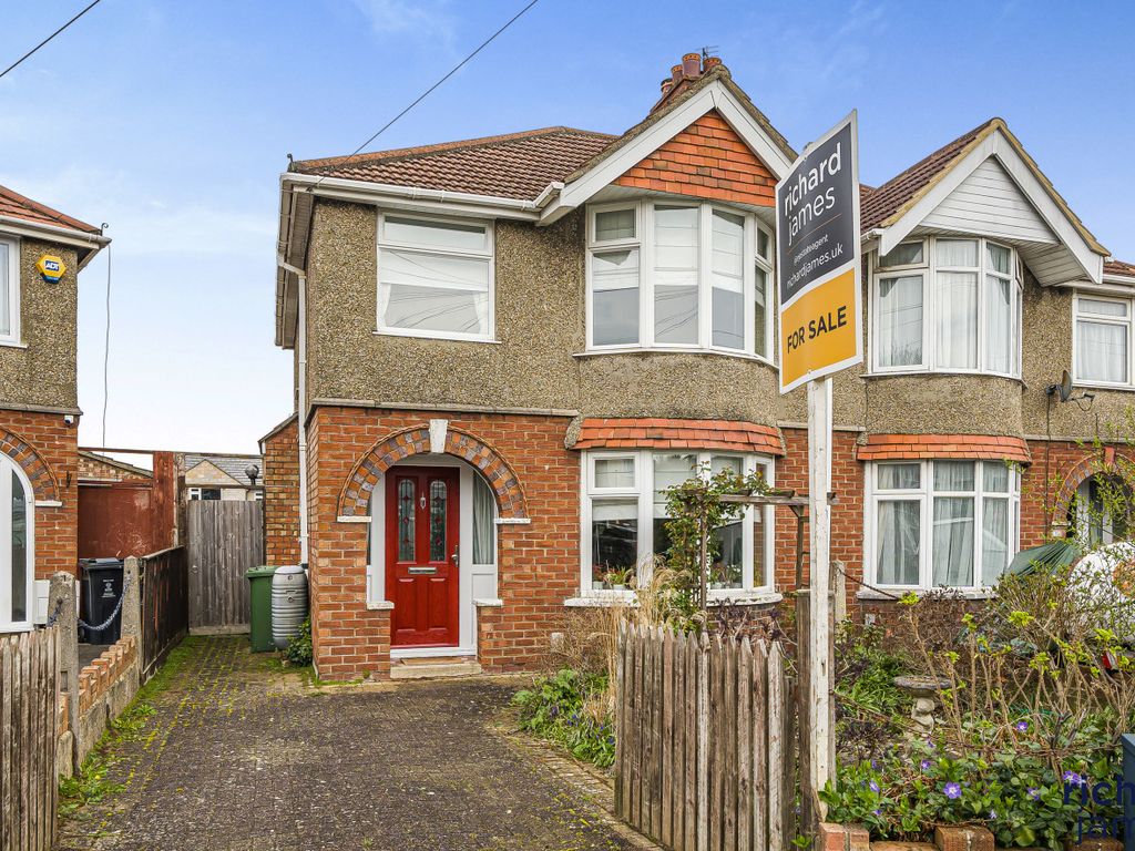 3 bed semidetached house for sale in Alvescot Road, Old Walcot