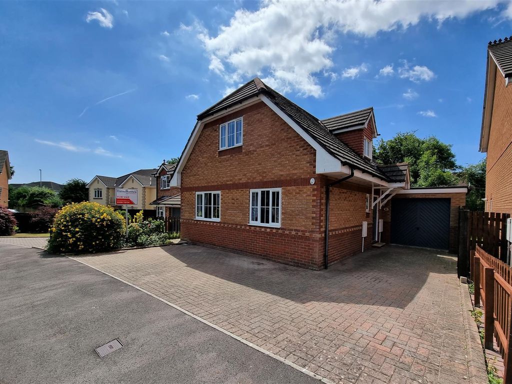 4 bed detached house for sale in Briary Way, Brackla, Bridgend. CF31, £