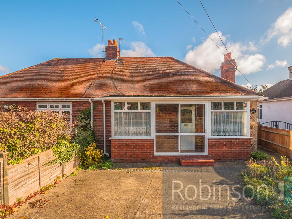 2 bed semidetached bungalow for sale in Bembridge Cannon Lane