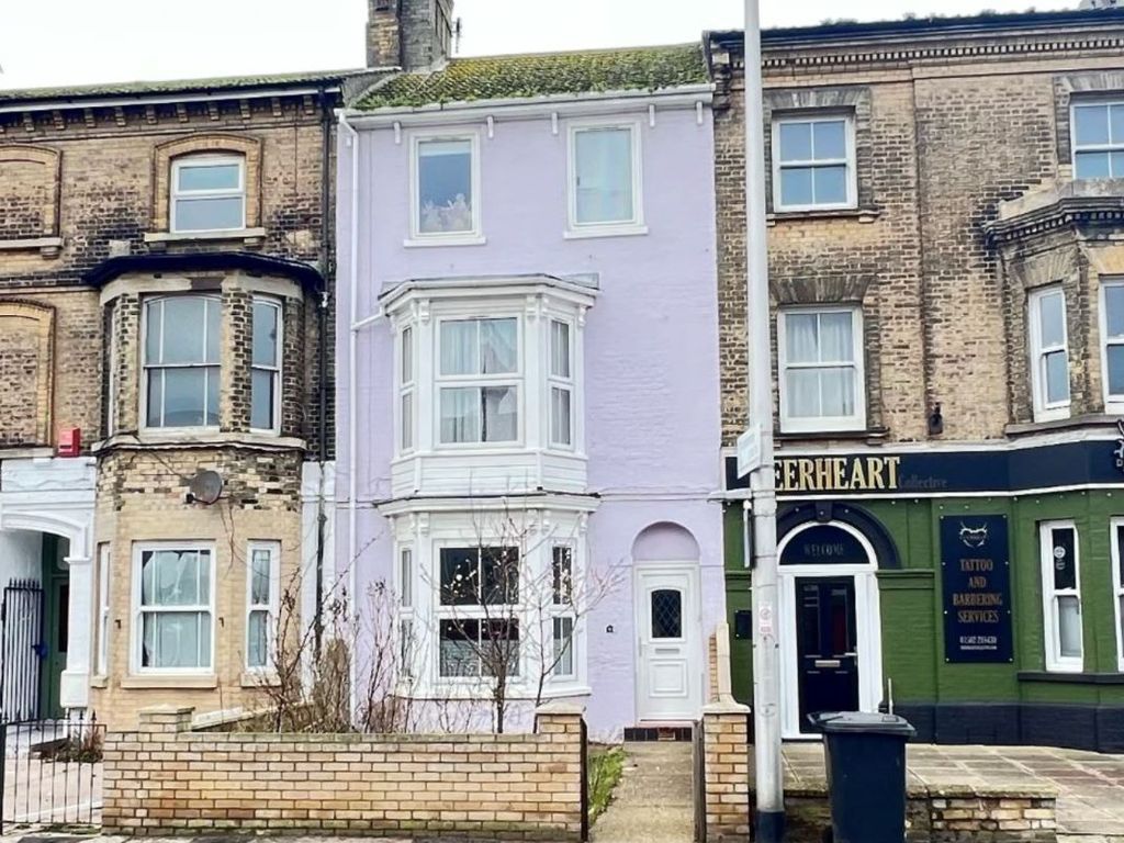 6 bed terraced house for sale in 47 London Road South, Lowestoft