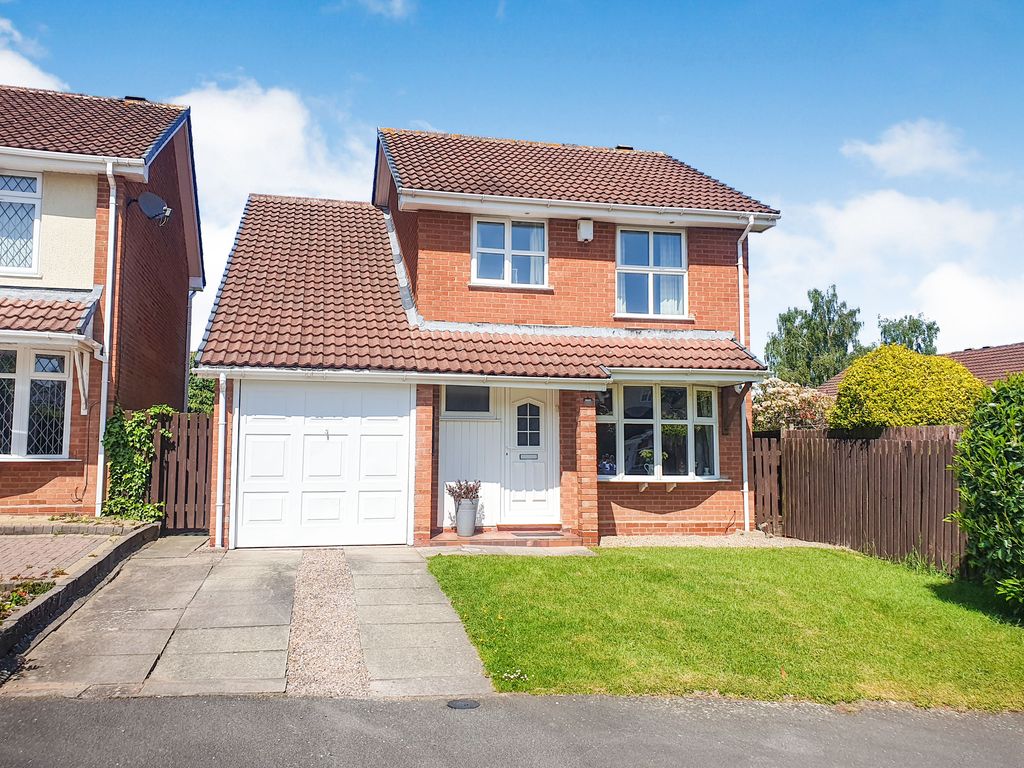 4 bed detached house for sale in Farnbury Croft, Kings Norton, Birmingham B38, £350,000 Zoopla