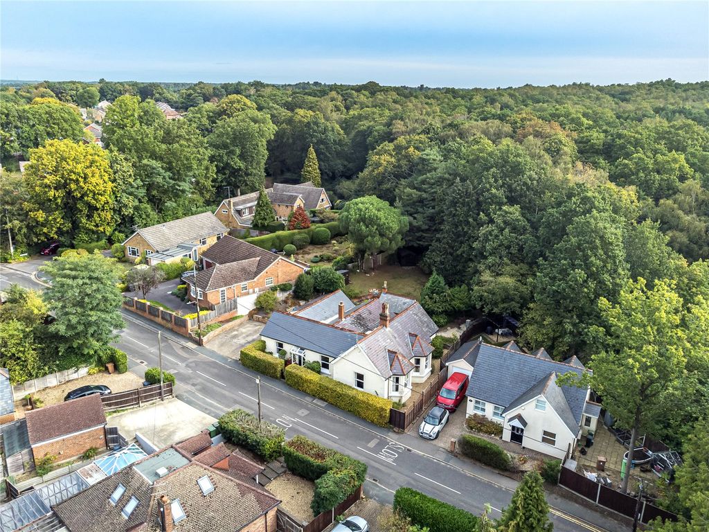 4 bed detached house for sale in Prospect Road, Ash Vale, Aldershot