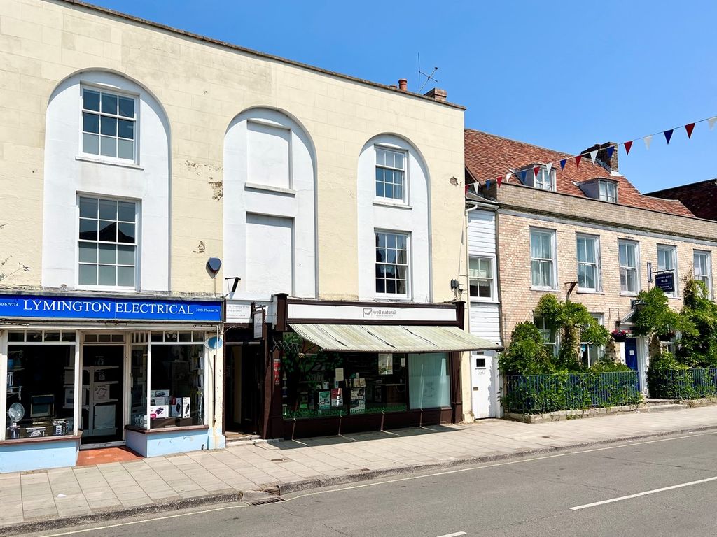 2 bed flat for sale in St Thomas Street, Lymington SO41 Zoopla