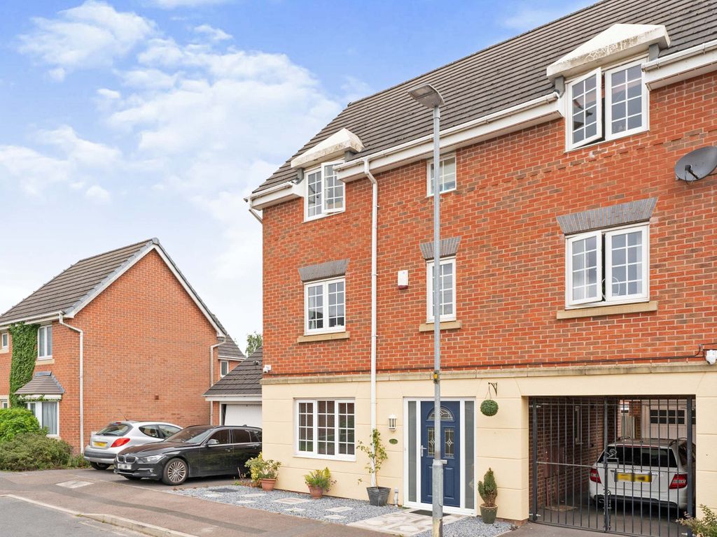 4 bed town house for sale in Scotlands Drive, Coalville LE67 Zoopla