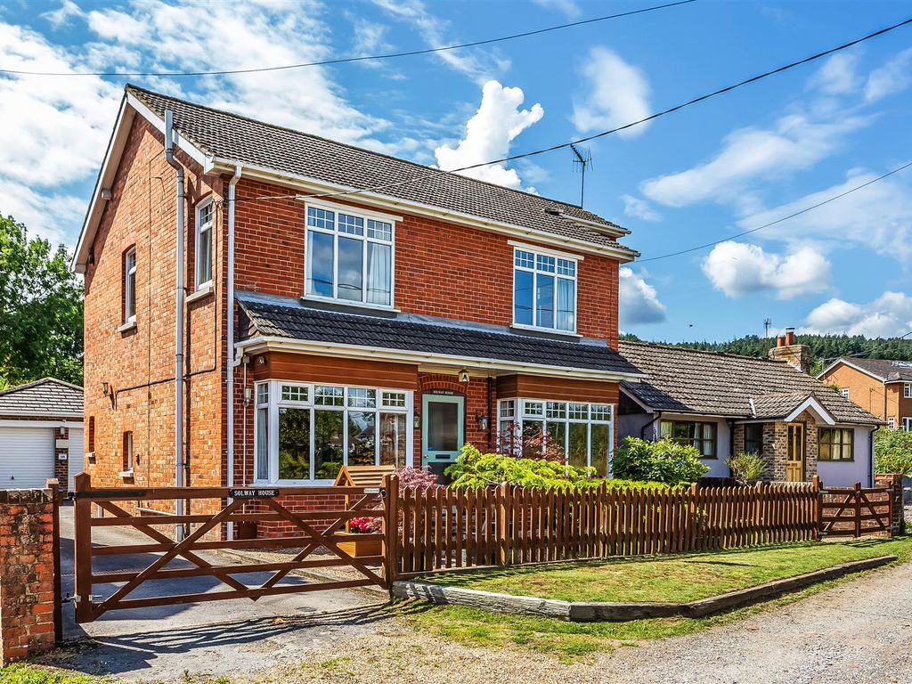 4 bed detached house for sale in Norfolk Lane, Mid Holmwood RH5, £