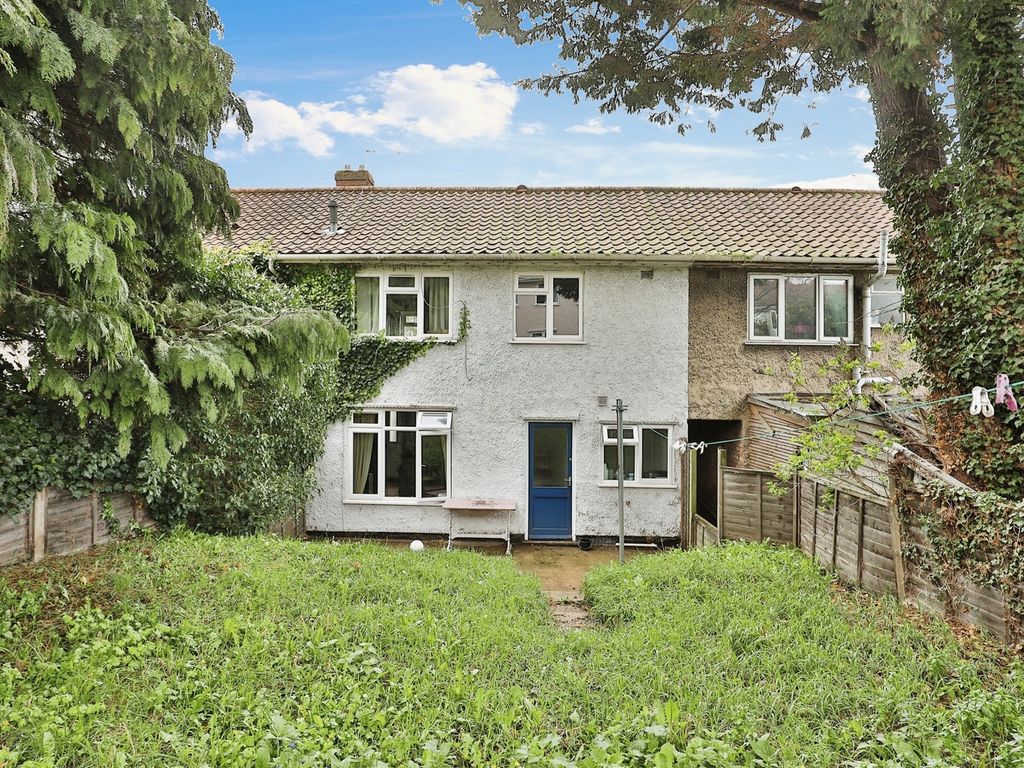 3 bed terraced house for sale in Barrett Road, Norwich NR1, £150,000