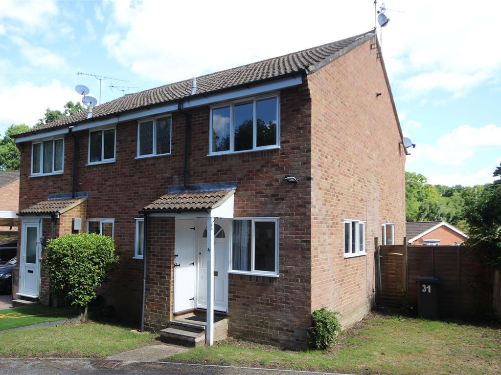 1 bed terraced house to rent in Dudley Close, Whitehill, Bordon GU35, £
