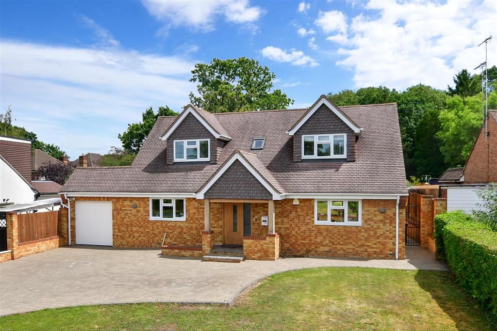 4 bed chalet for sale in Hazel Way, Fetcham, Surrey KT22, £945,000 Zoopla