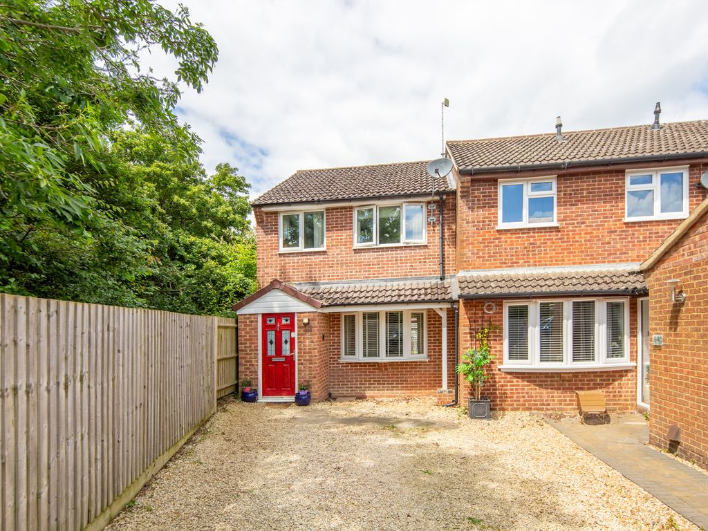 3 bed end terrace house for sale in Shannon Road, Bicester OX26, £300,000 Zoopla