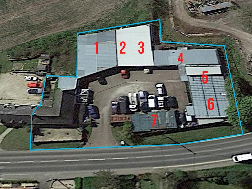 4 bed detached house for sale in Chippenham Road, Lyneham, Chippenham