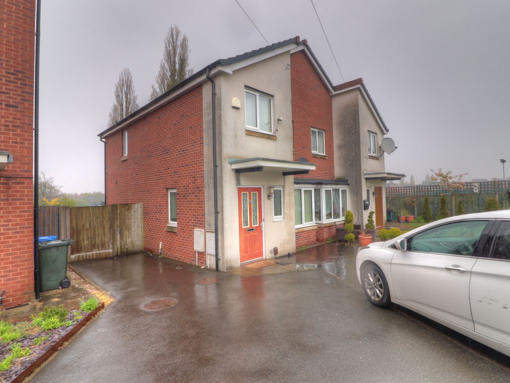 3 bed semidetached house for sale in Castlerigg Drive, Middleton