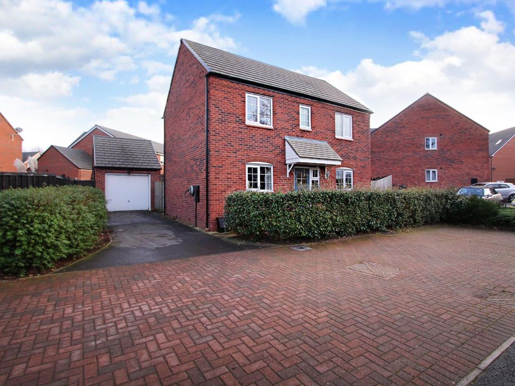 3 bed detached house for sale in Ivinson Way, Uttoxeter ST14, £310,000 Zoopla
