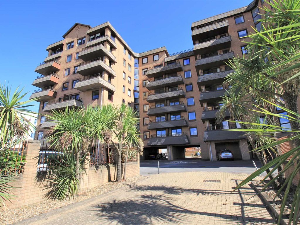 2 bed flat for sale in Carlton Mansions North, WestonSuperMare BS23