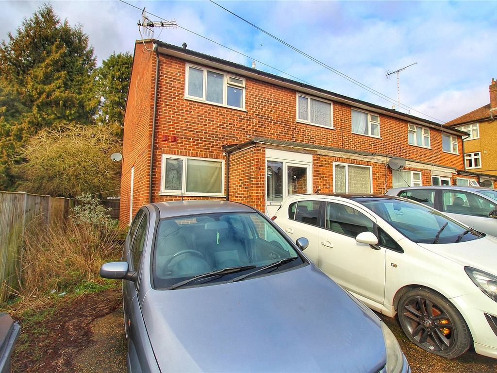3 bed semidetached house for sale in Desborough Park Road, High
