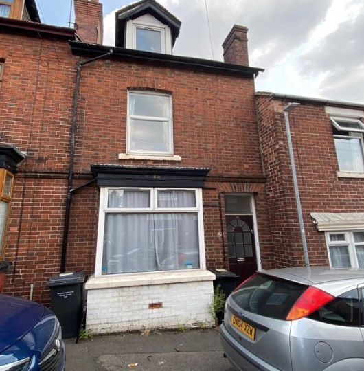 5 bed terraced house to rent in Florence Street, NewcastleUnderLyme