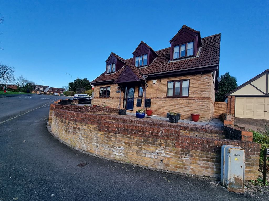3 bed detached bungalow for sale in Whitethorn Drive, Brackla, Bridgend