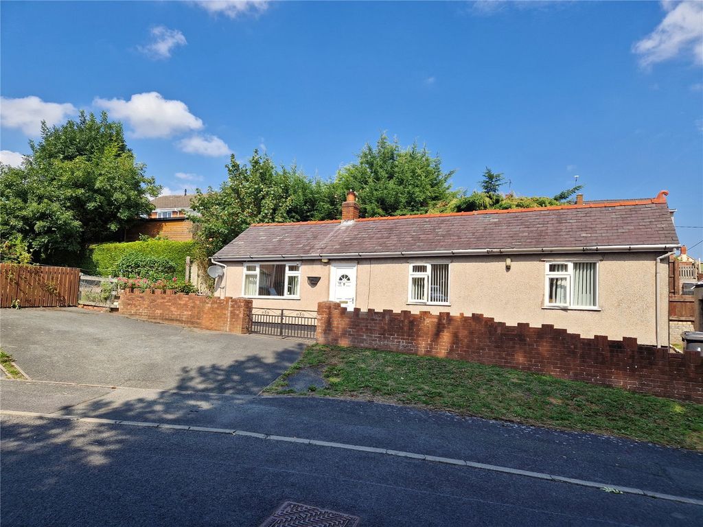 2 bed bungalow for sale in Afoneitha Road, PenYCae, Wrexham, Wrecsam