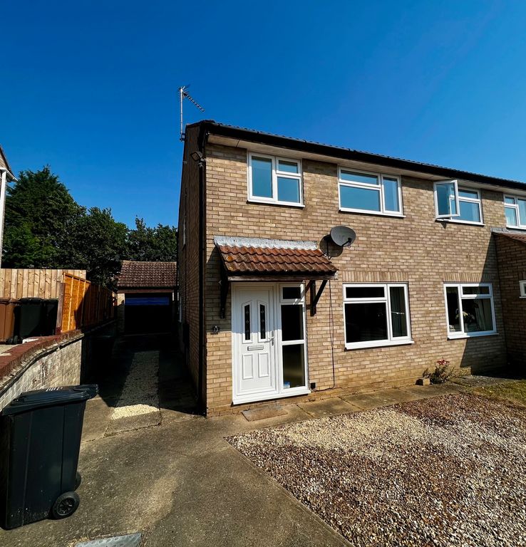 3 bed semidetached house to rent in Ludbrook Close, Needham Market IP6