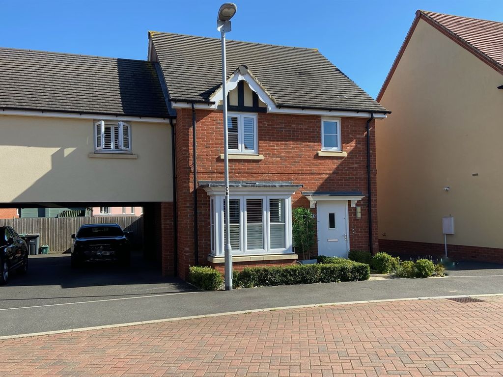 4 bed linkdetached house for sale in Ashley Street, Sible Hedingham, Halstead CO9, £375,000