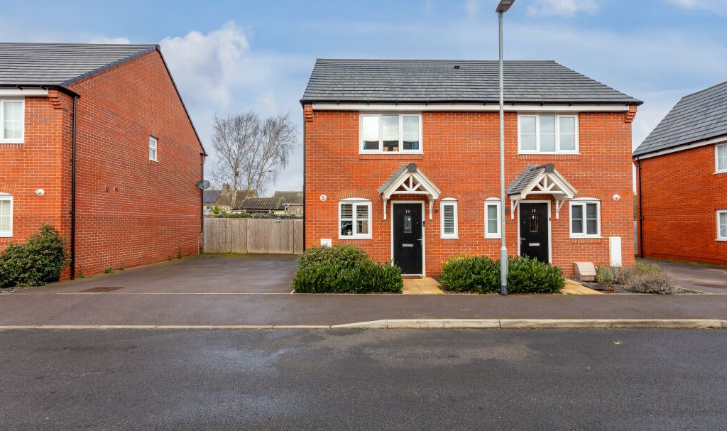 2 bed semidetached house for sale in Skylark Field, Lower Stondon