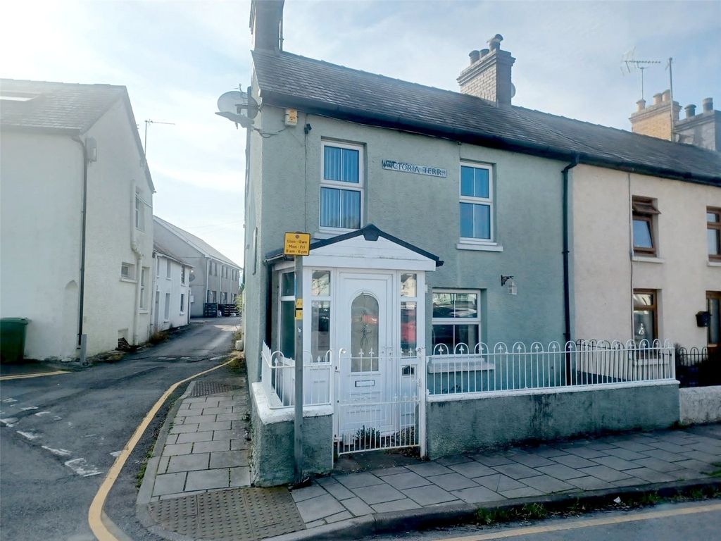1 bed semidetached house for sale in Victoria Terrace, Llanbedr Pont