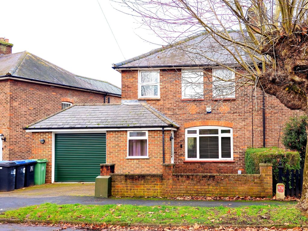 3 bed semidetached house for sale in St. Peters Road, Old Woking